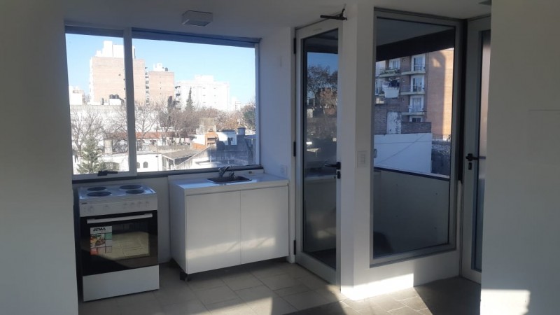 MONOAMBIENTE EN ALQUILER - Urquiza 3952 