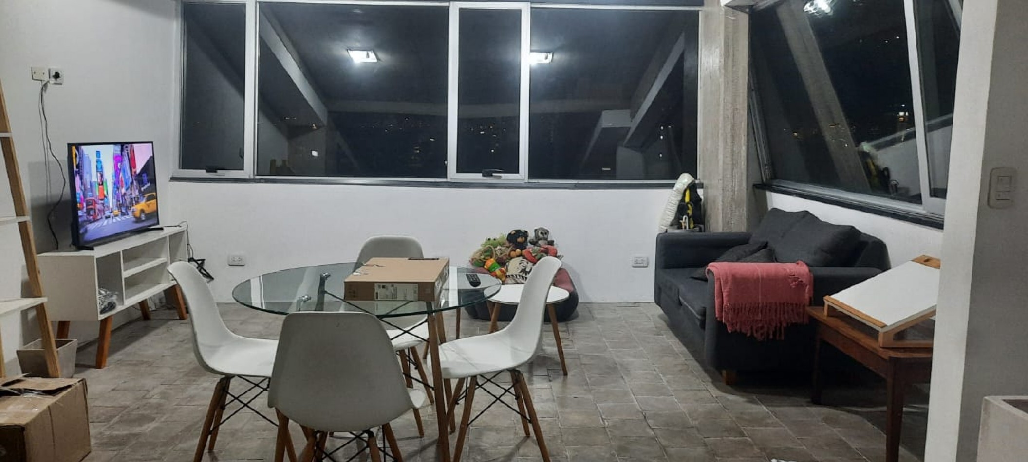Alquiler | 2 dormitorios con cochera | Urquiza 3952