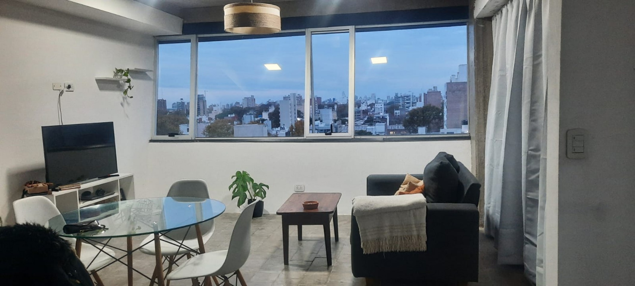 Alquiler | 2 dormitorios con cochera | Urquiza 3952