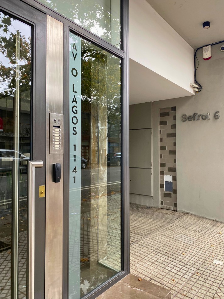 Venta | 2 dormitorios con balcon y cochera | Ov Lagos 1141