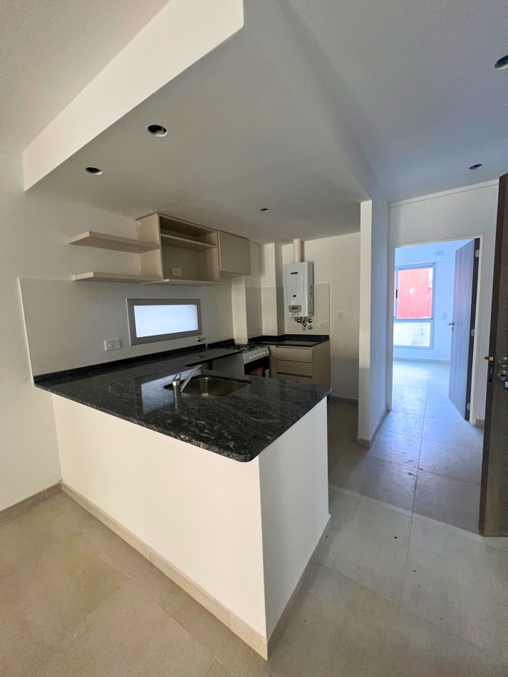 Venta | 1 Dormitorio con Balcon | Suipacha 819