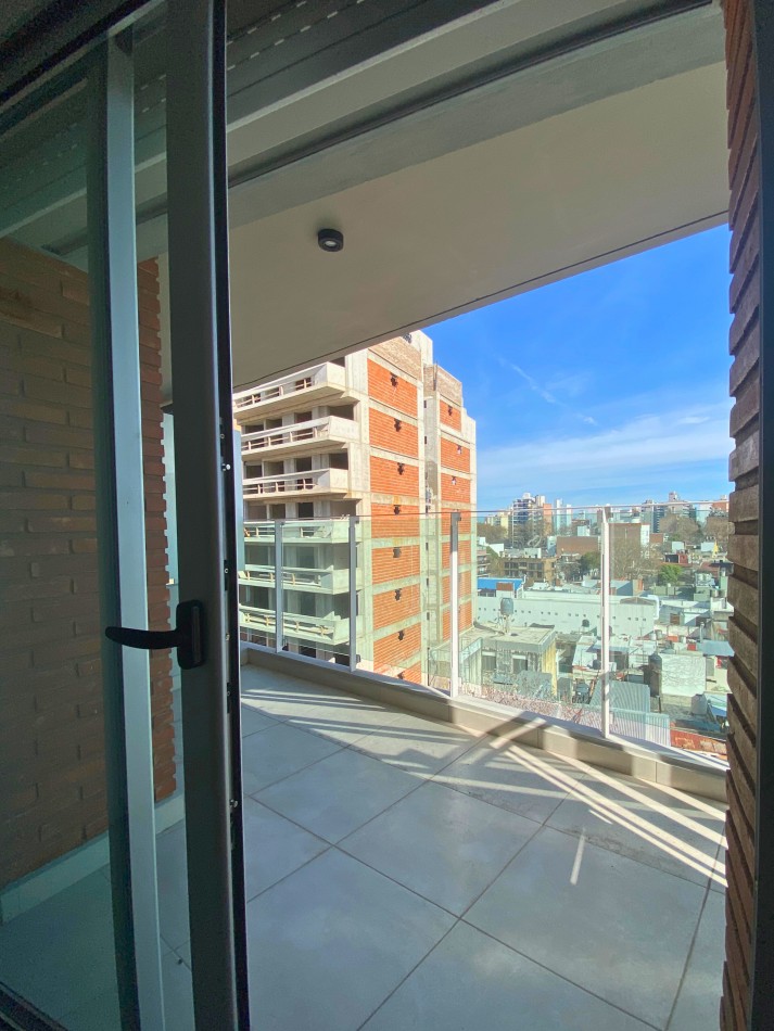 Venta | Semipiso 2 Dormitorios con Balcon y Parrillero | Ov Lagos 1261