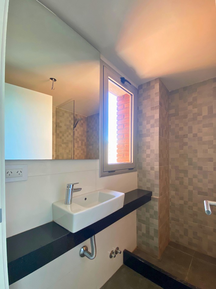 Venta | Semipiso 2 Dormitorios con Balcon y Parrillero | Ov Lagos 1261