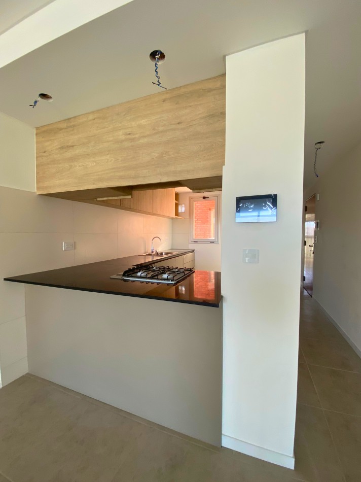 Venta | Semipiso 2 Dormitorios con Balcon y Parrillero | Ov Lagos 1261