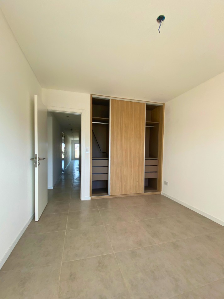 Venta | Semipiso 2 Dormitorios con Balcon y Parrillero | Ov Lagos 1261
