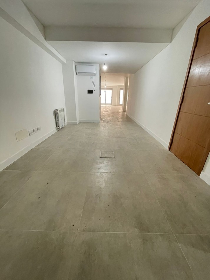 Alquiler | Oficinas con patio | Av Pellegrini 2618