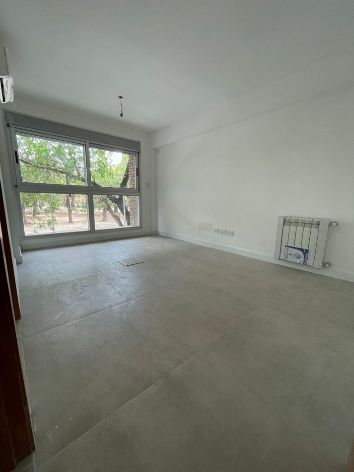 Alquiler | Oficinas con patio | Av Pellegrini 2618
