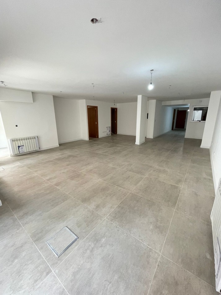 Alquiler | Oficinas con patio | Av Pellegrini 2618