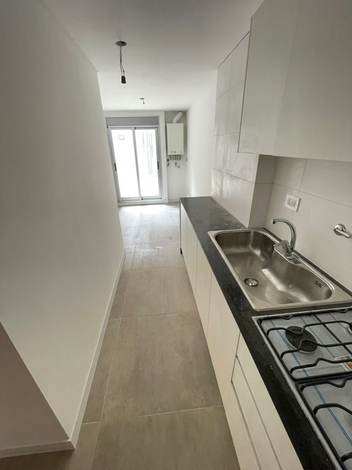 Alquiler | Oficinas con patio | Av Pellegrini 2618