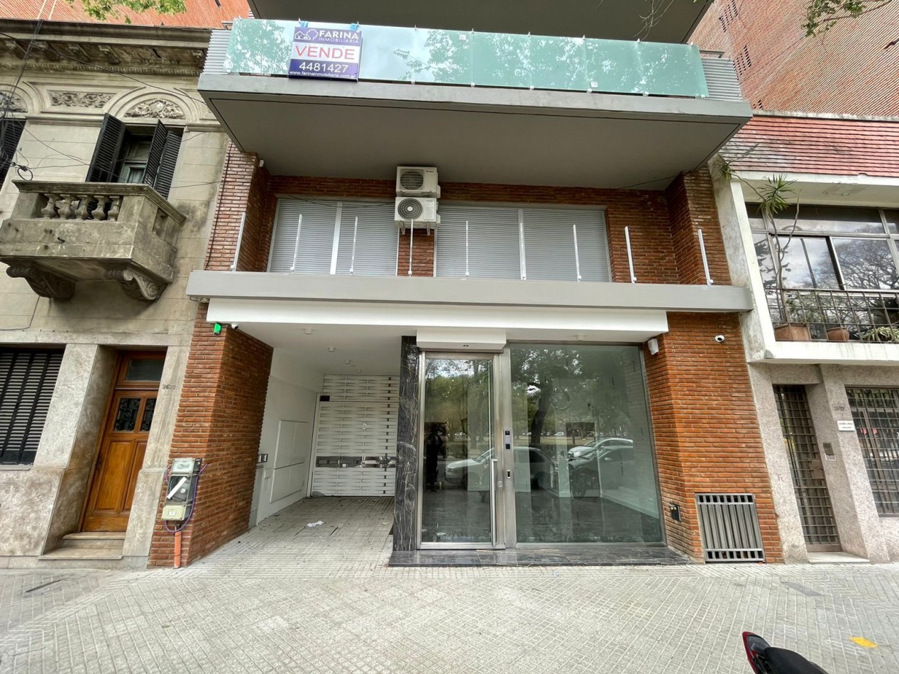 Alquiler | Oficinas con patio | Av Pellegrini 2618