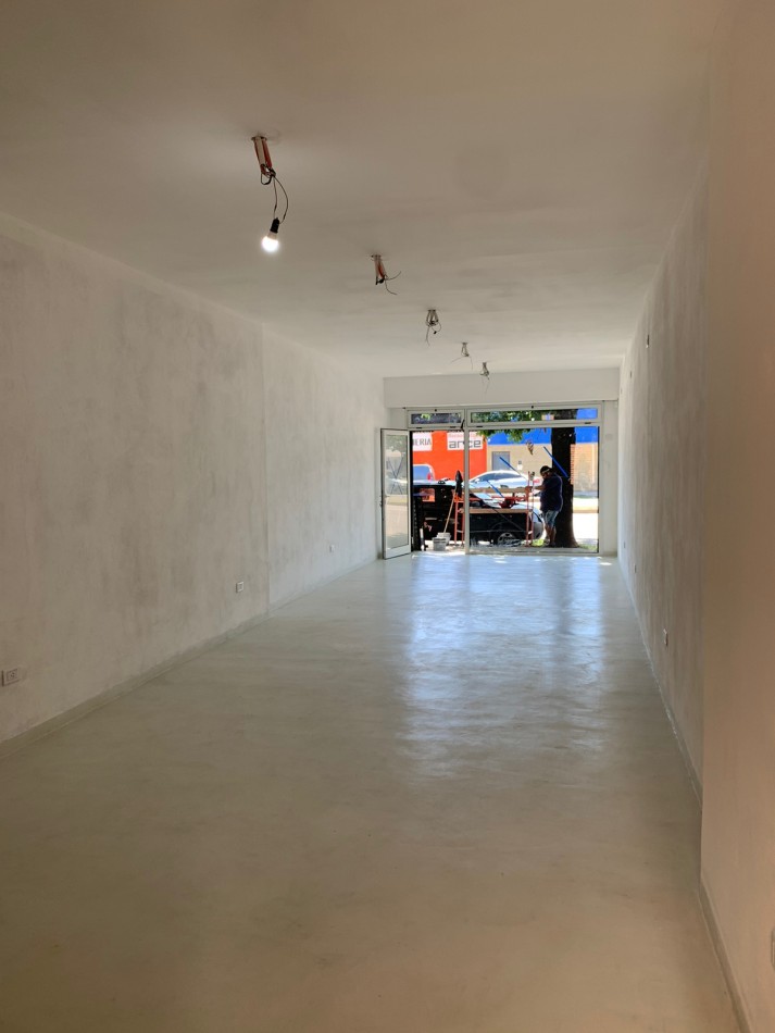 Alquiler | Local Comercial | Pcias Unidas 100