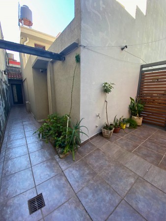 Venta | Monoambiente con patio | Suipacha 765