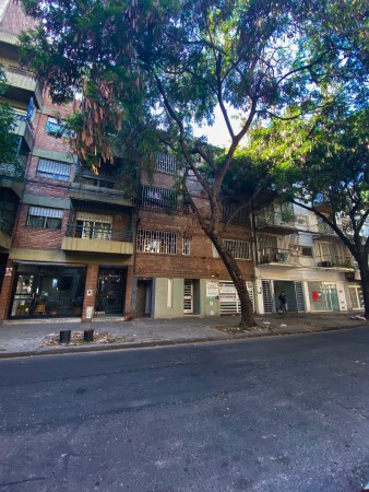 Venta | Monoambiente con patio | Suipacha 765