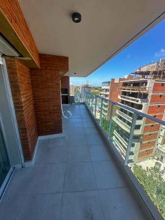 Venta | Semipiso 2 Dormitorios con Terraza y Parrillero | Ov Lagos 1261