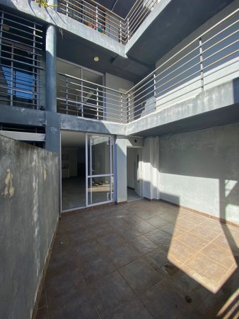 Venta | Monoambiente con patio | Suipacha 765