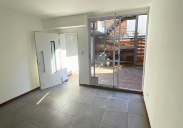 Venta | Monoambiente con patio | Suipacha 765